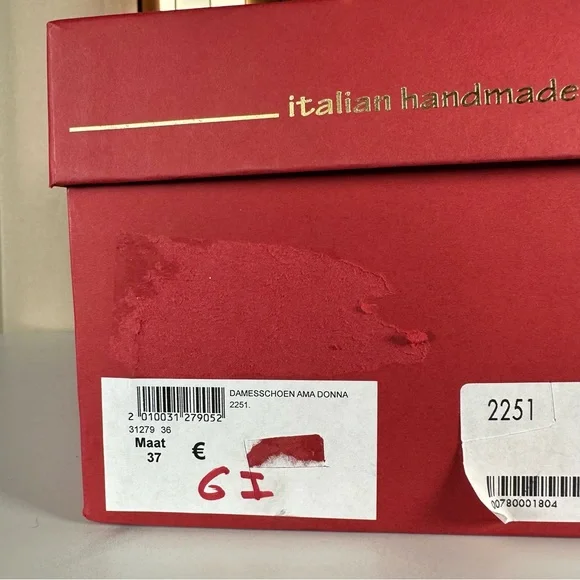 AMA ‘SLAM’ Made In Italy White With Red Star & Brown Fur Trim Size 37 NIB - Picture 7 of 15